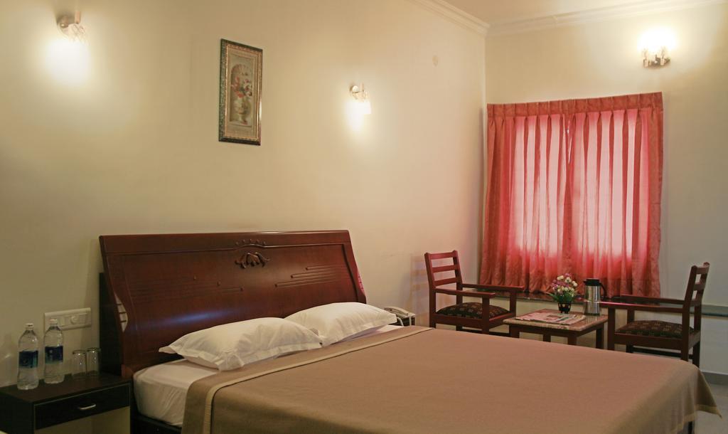 Kumararraja Palace Yelagiri Phòng bức ảnh